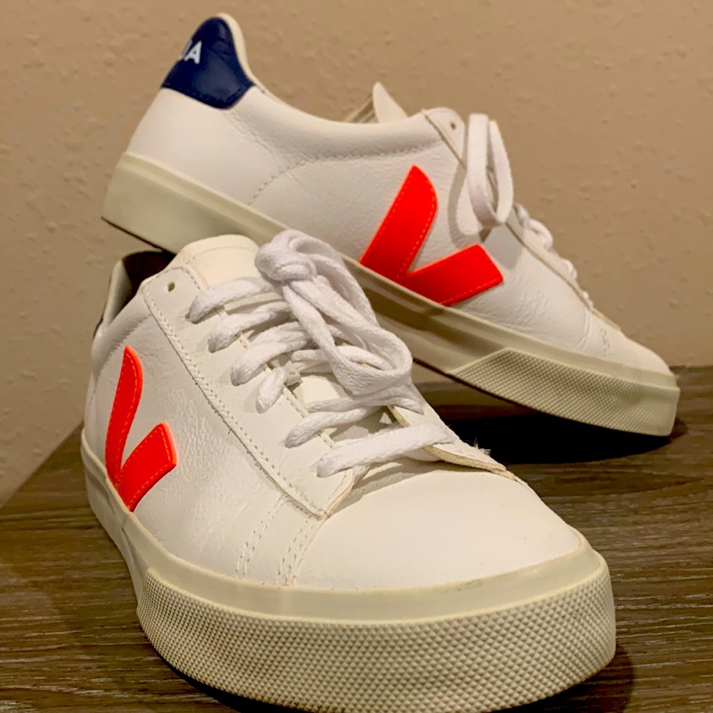 Size 9 Veja Sneakers